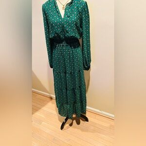 Max Studio Women's Long Sleeve Tiered Long Dress size S V neck deep green dress